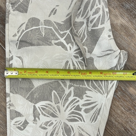 Nina Kindosa Paris Women Pull On Chali Pants Size M? Tropical Camo Print Neutral - Picture 10 of 16